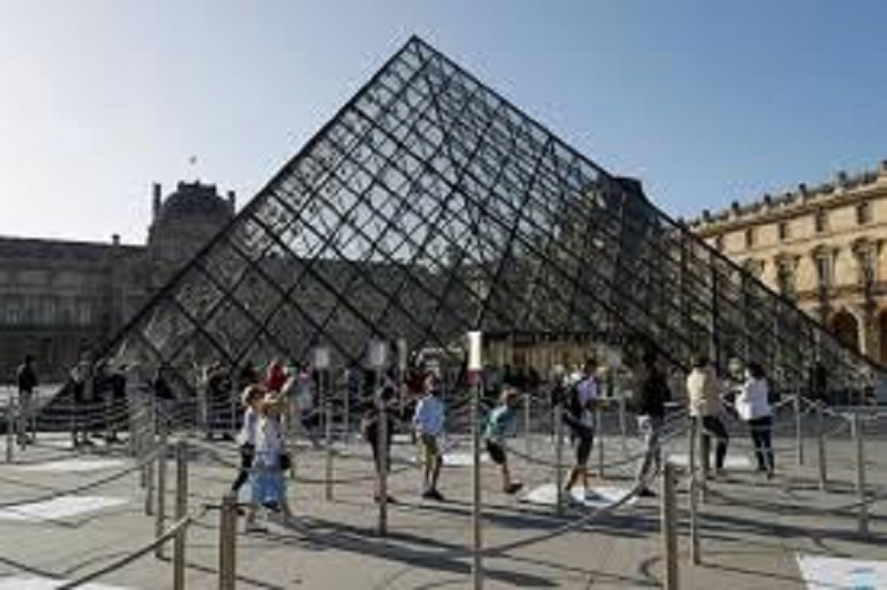 France-le-Louvre-a-rouvert-ses-portes-au-public-ce-lundi-6-juillet-2020