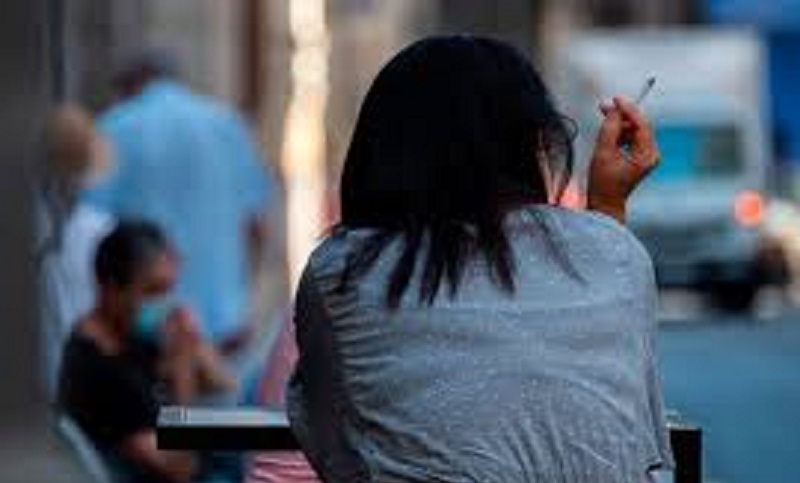 France-rixe-pour-des-cigarettes-elle-sinterpose-et-se-fait-tuer