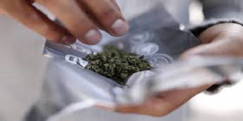 France-un-dealer-prend-un-policier-pour-un-client-le-geste-ne-passe-pas