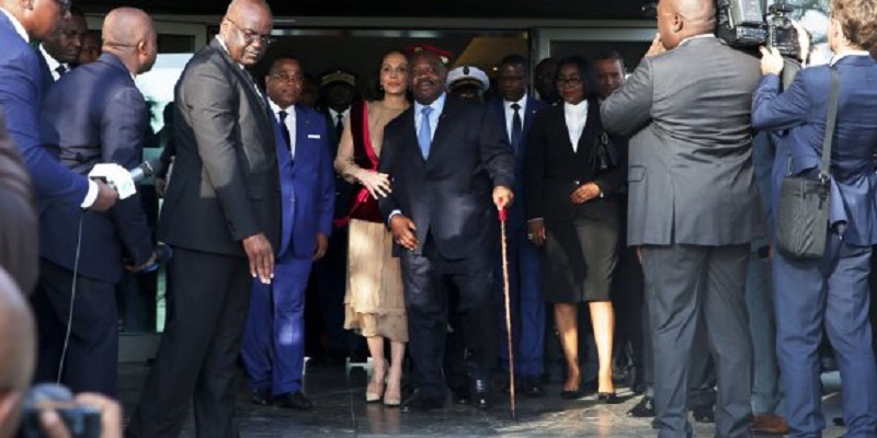 Gabon-10-mois-apres-son-AVC-le-president-Ali-Bongo-assiste-a-une-ceremonie-officielle