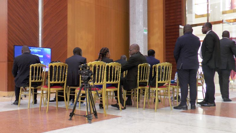 GabonPrestation-de-serment-les-ministres-deja-en-salle-en-attente-du-debut-de-la-ceremonie