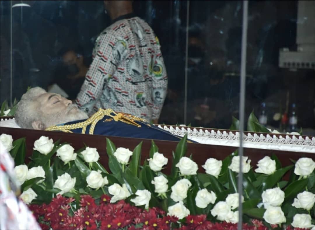 Ghana-Une-photo-du-corps-de-JJ-Rawlings-expose-fait-la-Une-de-la-toile