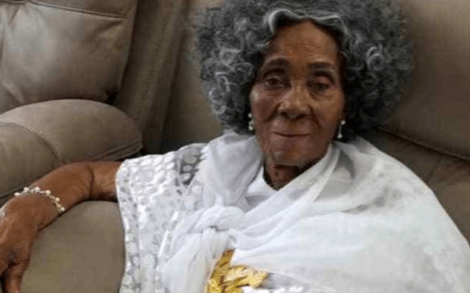 Ghana-lex-president-J.J.-Rawlings-en-deuil-sa-mere-decedee