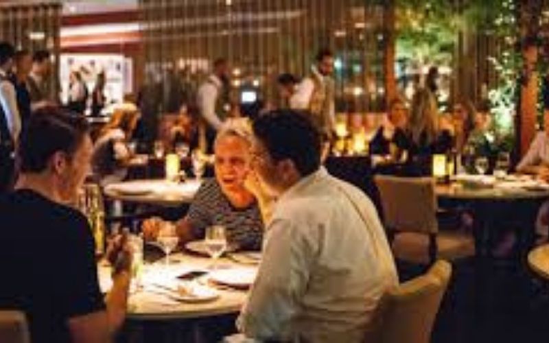 Hawai-les-chomeurs-peuvent-manger-gratuitement-au-restaurant