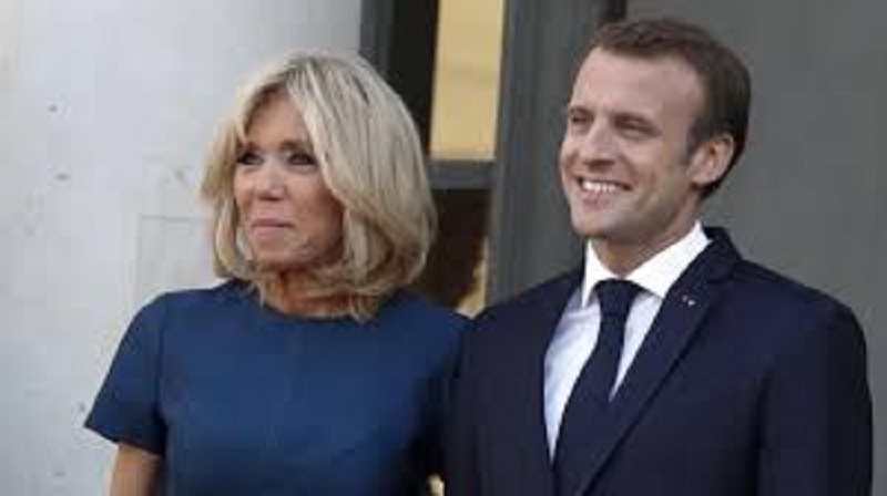 Hommage-au-General-de-Gaulle-Emmanuel-et-Brigitte-Macron-synchronise-leur-tenue