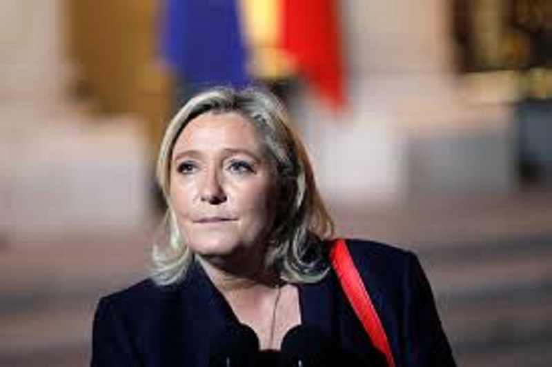 Marine Le Pen :  son père lui versait un salaire pharamineux