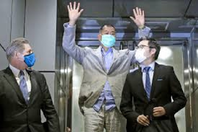 Hong-Kong-le-patron-de-presse-et-prodemocratie-Jimmy-Lai-libere-sous-caution