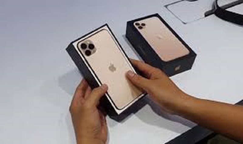 Il-achete-un-iPhone-11-et-se-fait-rouler-dans-la-farine