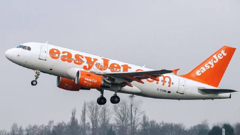 Il-agresse-une-Africaine-qui-lui-ordonne-de-ne-pas-dire-de-la-merde-de-son-peuple-video