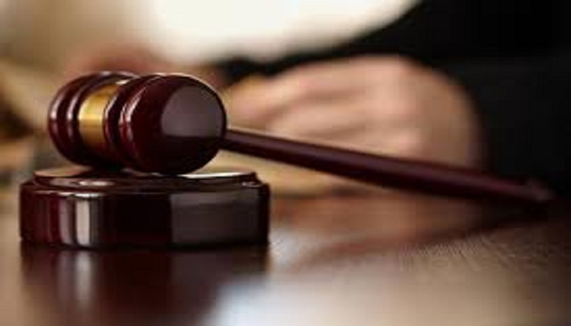 Il-attaque-au-marteau-son-colocataire-bruyant-et-ecope-de-5-ans-de-prison