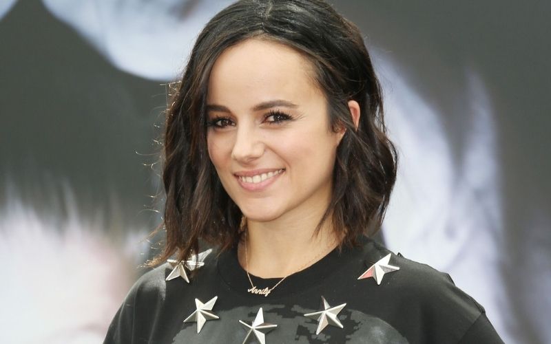 Il croit parler à la chanteuse Alizée et se fait arnaquer