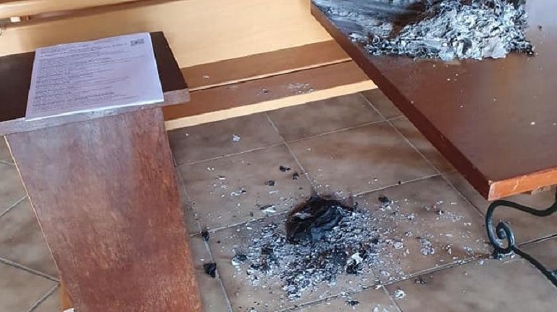 Il-defeque-puis-urine-et-crache-dans-une-eglise-pres-de-Montpellier-photos