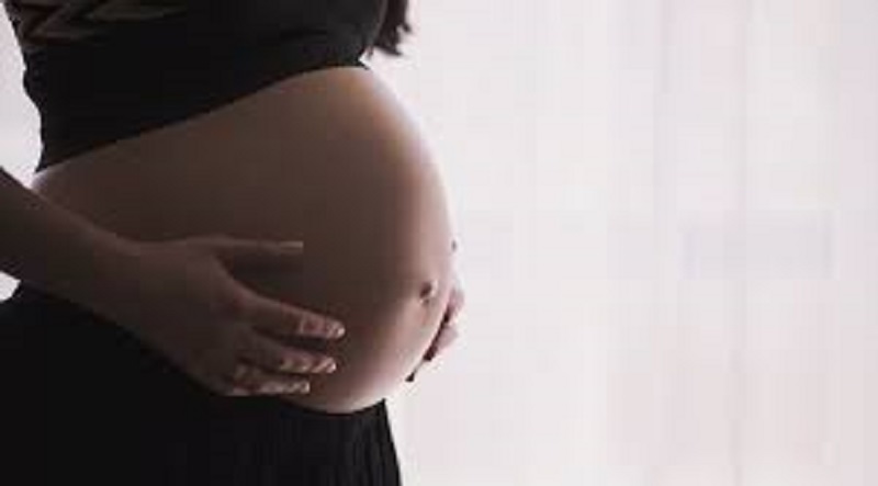 Il-est-temps-dinterdire-la-grossesse