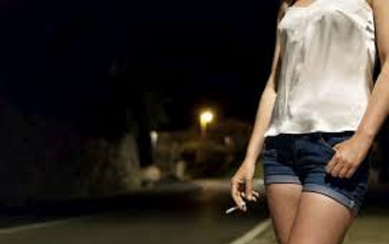 Il-fait-appel-a-une-prostituee-sans-voir-de-photos-de-son-visage-il-fait-face-a-une-mauvaise-surprise