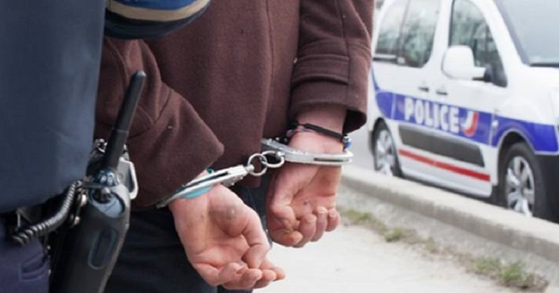 Il-lechait-les-pieds-de-ses-victimes