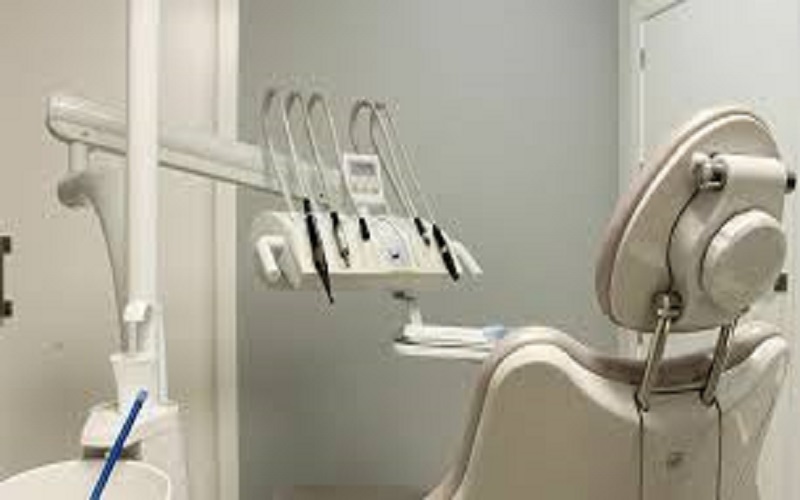 Il-meurt-en-saignant-apres-avoir-ete-opere-des-dents-de-sagesse-photo