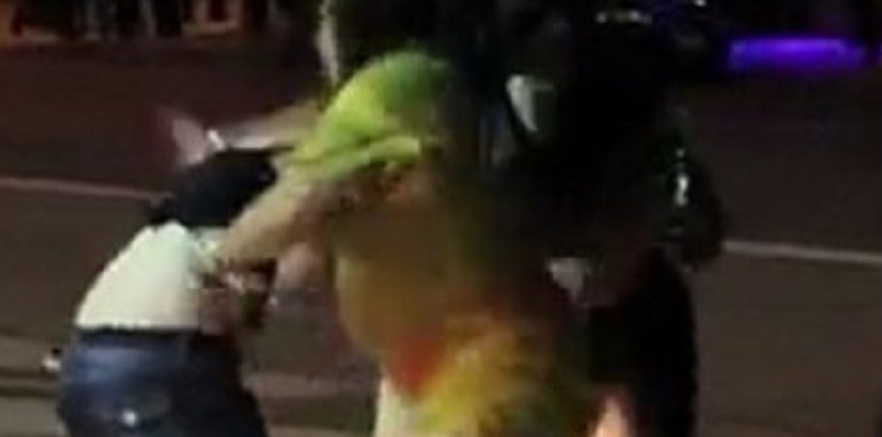 Il-paie-une-prostituee-avec-des-faux-billets-et-se-fait-lyncher-par-les-jeunes-du-quartier