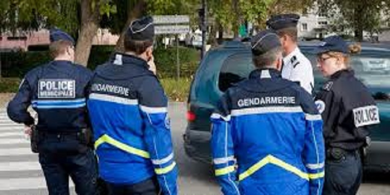 Il-retrouve-son-voleur-par-hasard-au-poste-de-police
