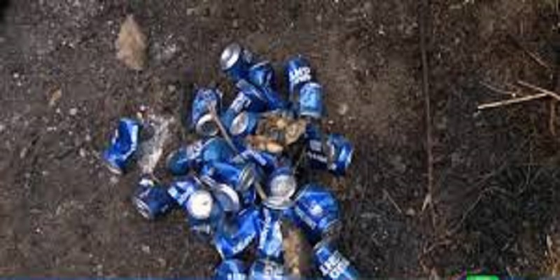 Il-sacrifie-ses-bieres-pour-proteger-sa-maison