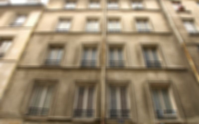 Il-se-debarrasse-de-10-kilos-de-drogue-par-la-fenetre-le-sac-atterrit-aux-pieds-dun-policier