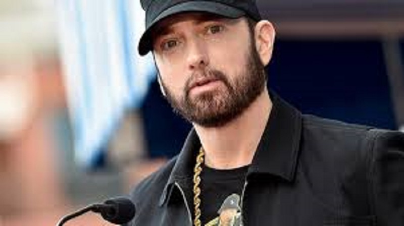 Il-se-retrouve-face-a-Eminem-pour-le-tuer