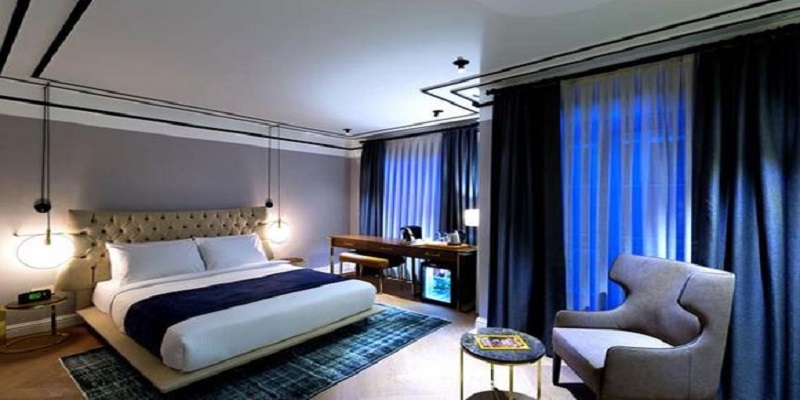 Il-sejourne-a-lhotel-gratis-grace-a-cette-combine