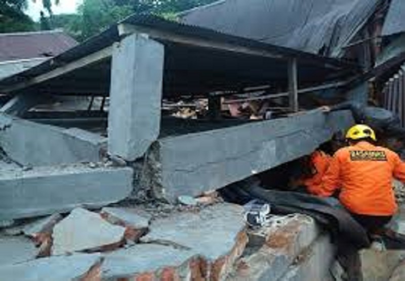 Indonesie-importants-degats-apres-un-fort-seisme-le-bilan-des-victimes-salourdit-photos