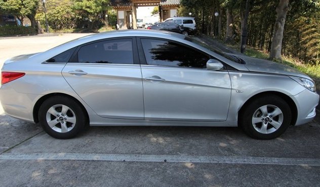 Insolite_Il-se-fait-enterrer-avec-sa-Hyundai-pour-respecter-sa-derniere-volonte