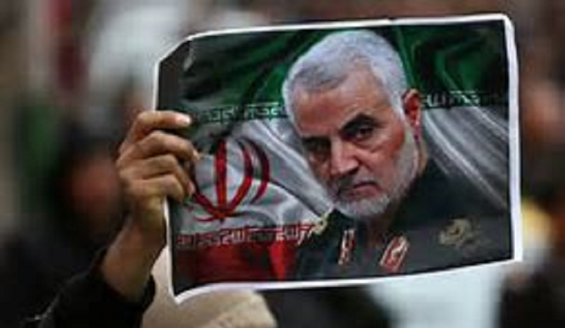 Iran-le-centre-de-Teheran-noir-de-monde-en-hommage-au-general-Soleimani