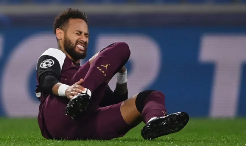 Istanbul-BB-–-PSG-Neymar-encore-blesse