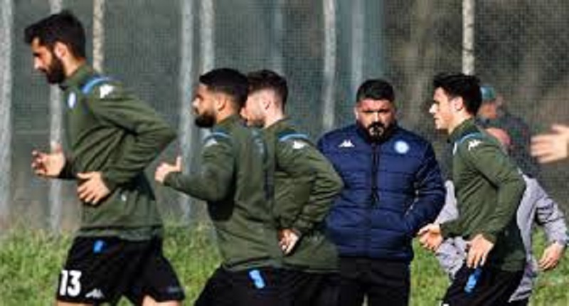 Italie-Naples-defie-le-coronavirus-et-annonce-la-reprise-des-entrainements