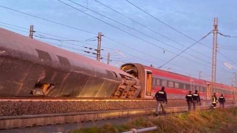 Italie-au-moins-des-morts-et-des-blesses-dans-le-deraillement-dun-train-pres-de-Milan