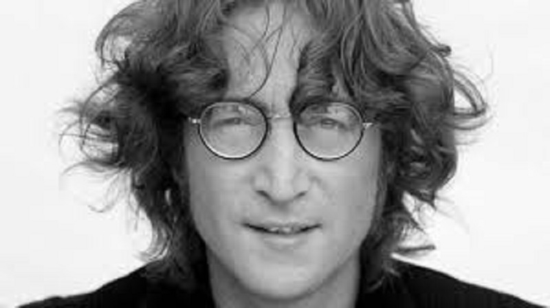 John-Lennon-le-disque-dedicace-a-son-tueur-peu-avant-son-meurtre-mis-aux-encheres