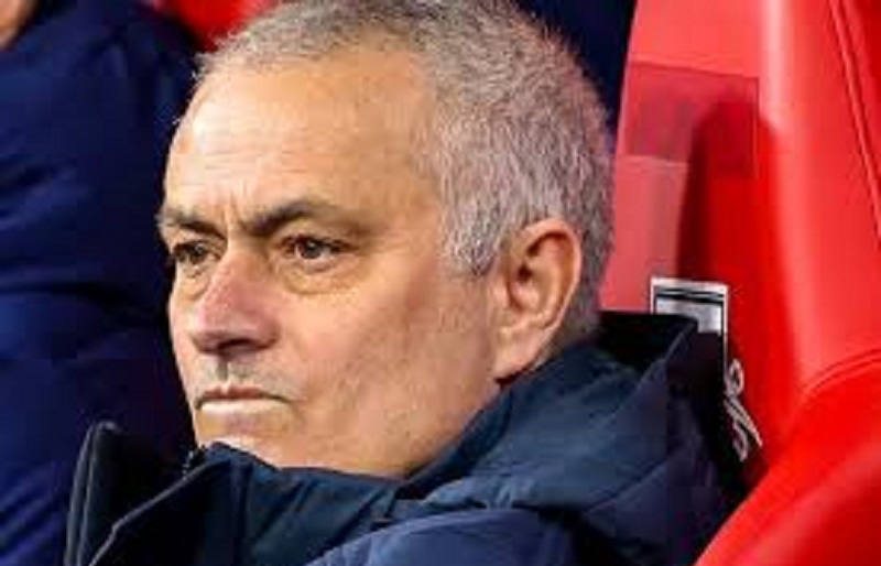 Jose-Mourinho-discret-Bale