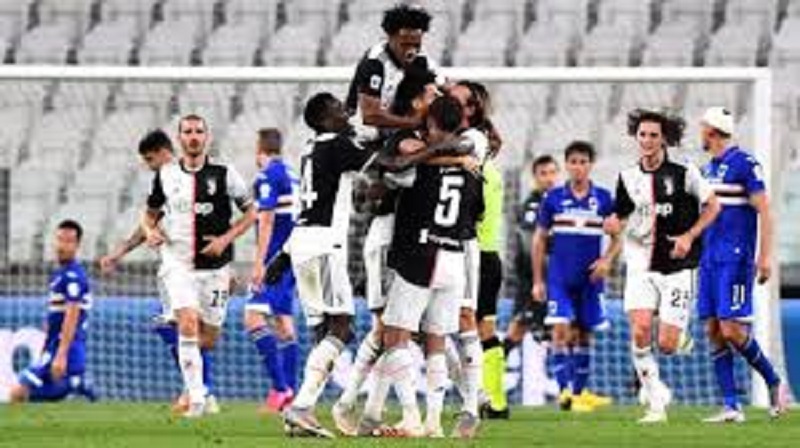 Juventus-le-club-devoile-son-3e-maillot-avec-une-couleur-assez-originalephoto