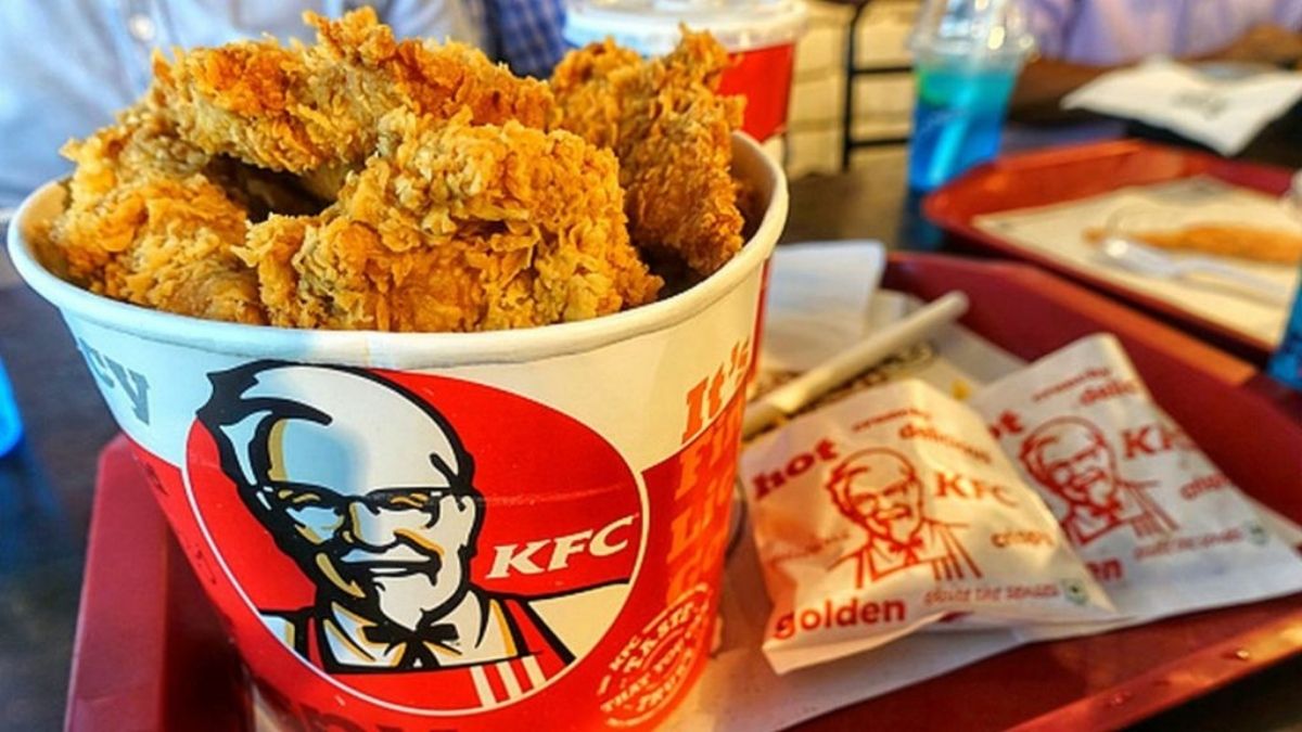 KFC-prepare-sa-propre-console-de-jeux-avec-une-place-pour-le-poulet-frit