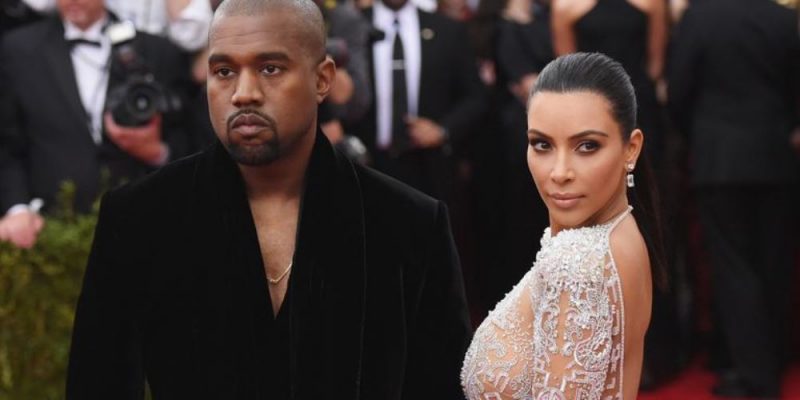 Kanye-West-offre-un-cadeau-de-plus-de-8-milliards-de-FCFA-a-Kim-Kardashian-e1580395870213