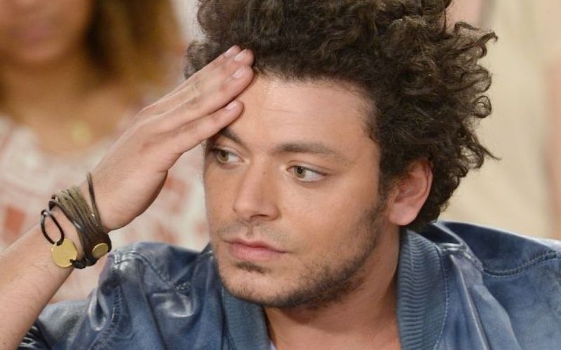 Kev-Adams-lartiste-en-deuil-rend-un-triste-hommage-a-son-Daddy