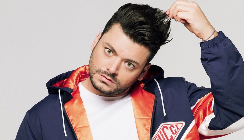 Kev-Adams-se-denude-sur-Instagram-et-sa-silhouette-surprend-les-internautes