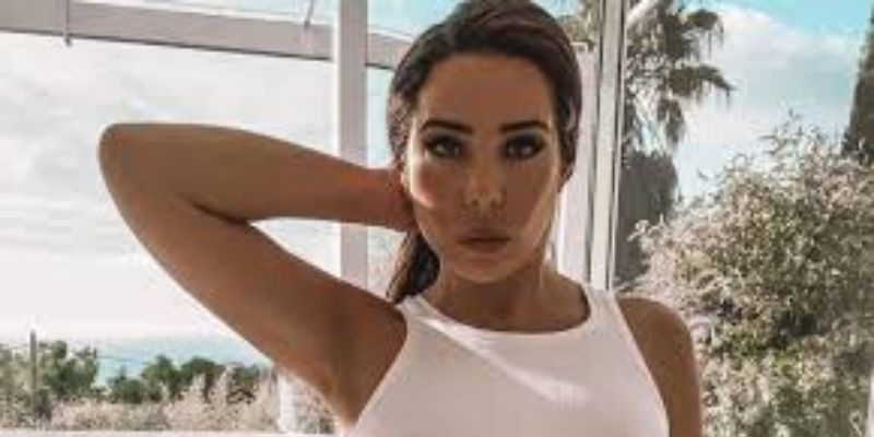 Kim-Glow-bloquee-en-Tunisie-elle-pousse-un-coup-de-gueule-et-fait-un-gros-bad-buzz-video