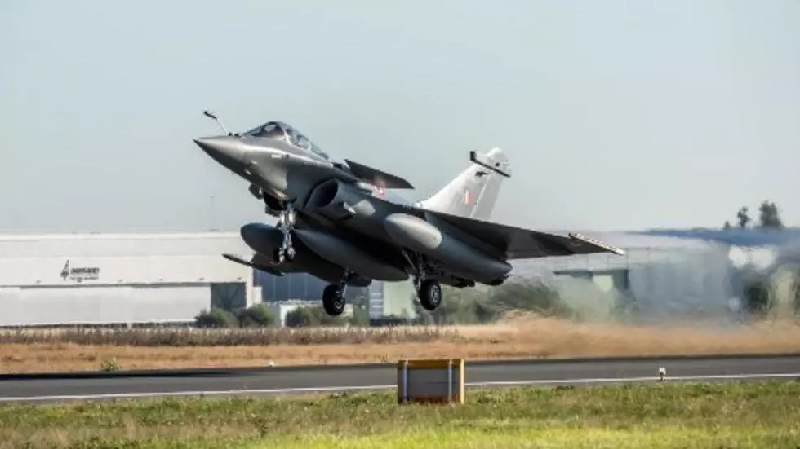 LInde-receptionne-des-Rafales-commandees-chez-la-France