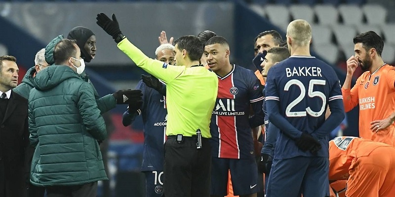 LdC-PSG-Basaksehir-larbitre-sort-de-son-silence