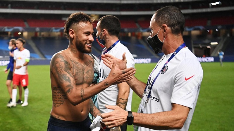 LdC-vers-une-suspension-de-Neymar-pour-la-finale-par-lUEFA-pour-avoir-echange-son-maillot