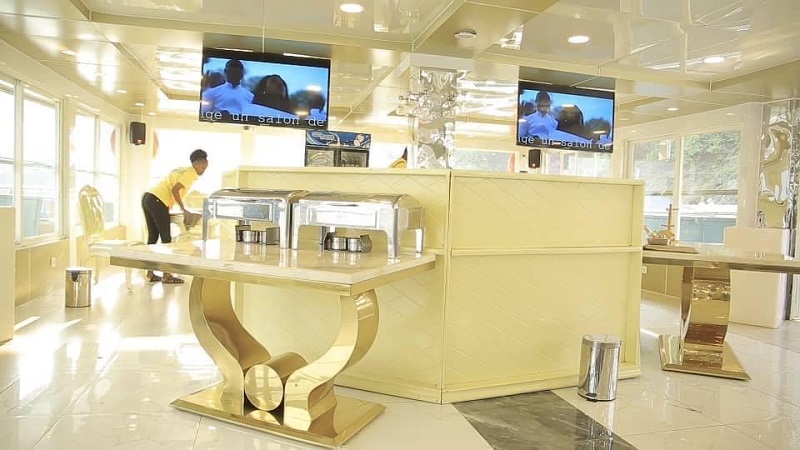 Le-4eme-bateau-de-croisiere-fabrique