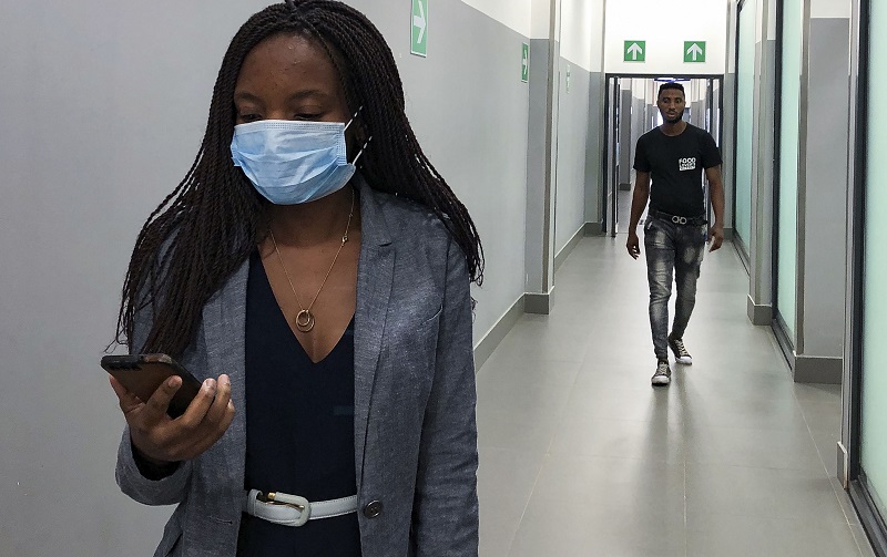 Le-Gabon-confirme-son-premier-cas-135-cas-en-Afrique-et-3-morts-deja