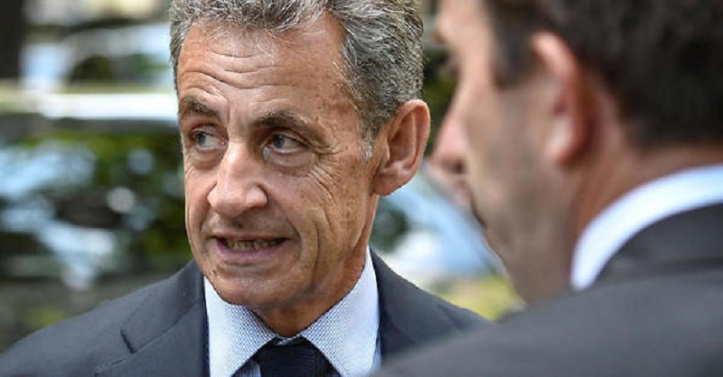 Le-Temps-des-Tempetes-Francois-Bayrou-repond-aux-attaques-de-Nicolas-Sarkozy