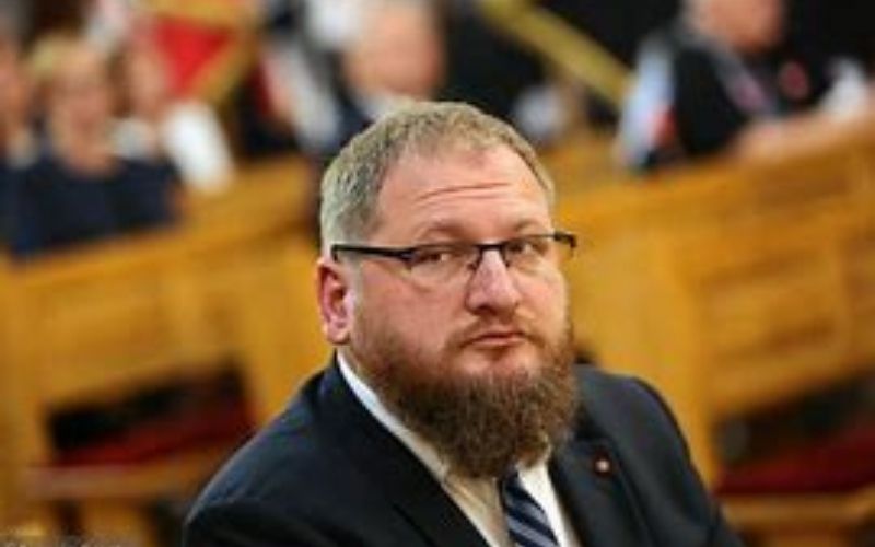 Le-directeur-du-musee-dAuschwitz-vole-au-secours-du-jeune-Nigerian-condamne-pour-blaspheme