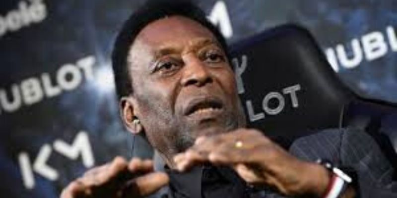 Le-roi-Pele-nie-avoir-ete-deprime-et-gene-de-quitter-sa-maison-a-cause-de-sa-sante