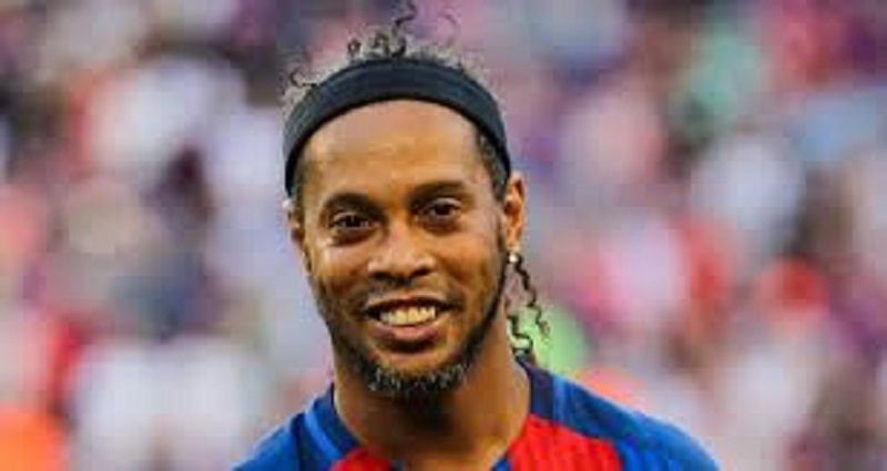 Le-sourire-de-Ronaldinho-a-disparu-il-est-triste-un-ami-proche-fait-des-revelations