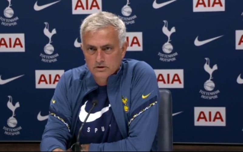 Le-superbe-geste-de-Jose-Mourinho-envers-un-journaliste